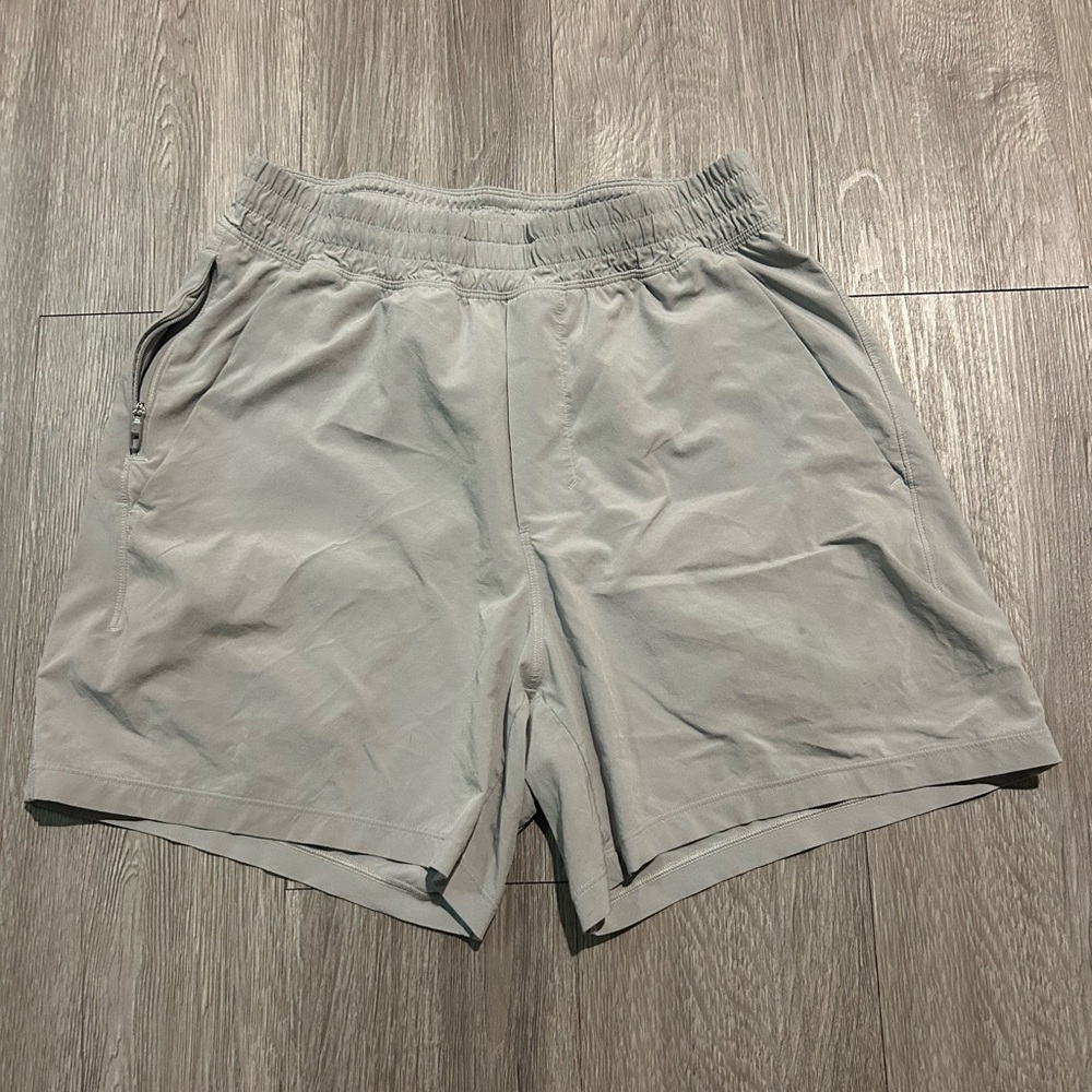 Lululemon Pace Maker 5" Men's Gray Shorts